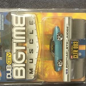 Dub City 1:64 Scale collectable model car
